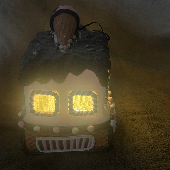 Candy Corn Lane LED Lighted Halloween Gingerbread Ice Cream Van - Picture 9 of 9